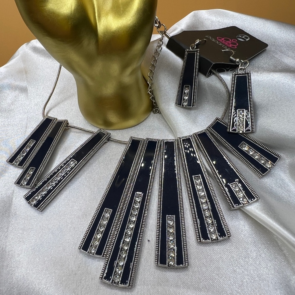 Paparazzi Chic Black and Silver Necklace Set